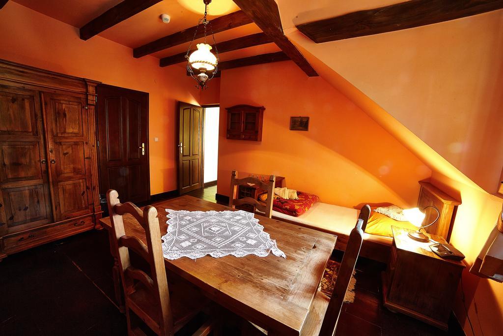 Stylowy Zajazd Pod Czarnym Kogutem Czarna  Habitación foto