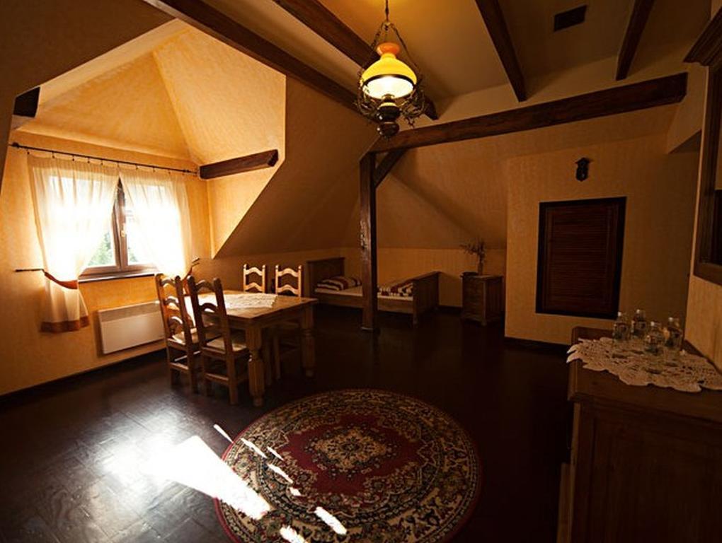 Stylowy Zajazd Pod Czarnym Kogutem Czarna  Habitación foto