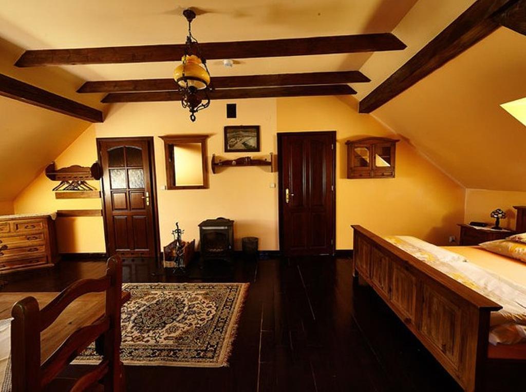 Stylowy Zajazd Pod Czarnym Kogutem Czarna  Habitación foto