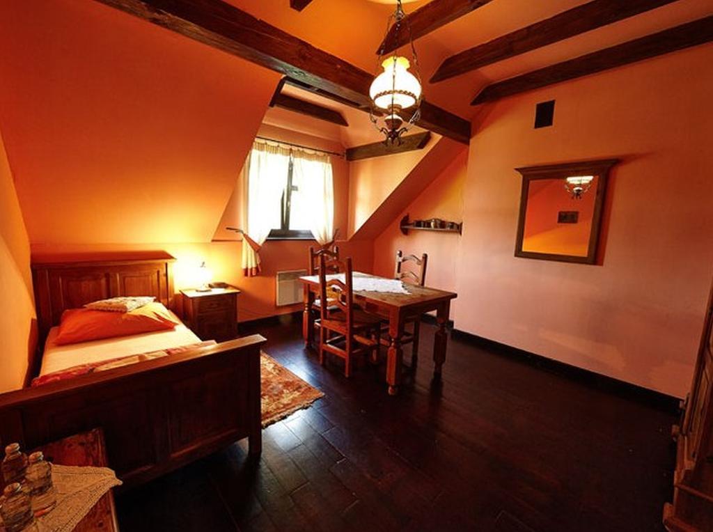 Stylowy Zajazd Pod Czarnym Kogutem Czarna  Habitación foto